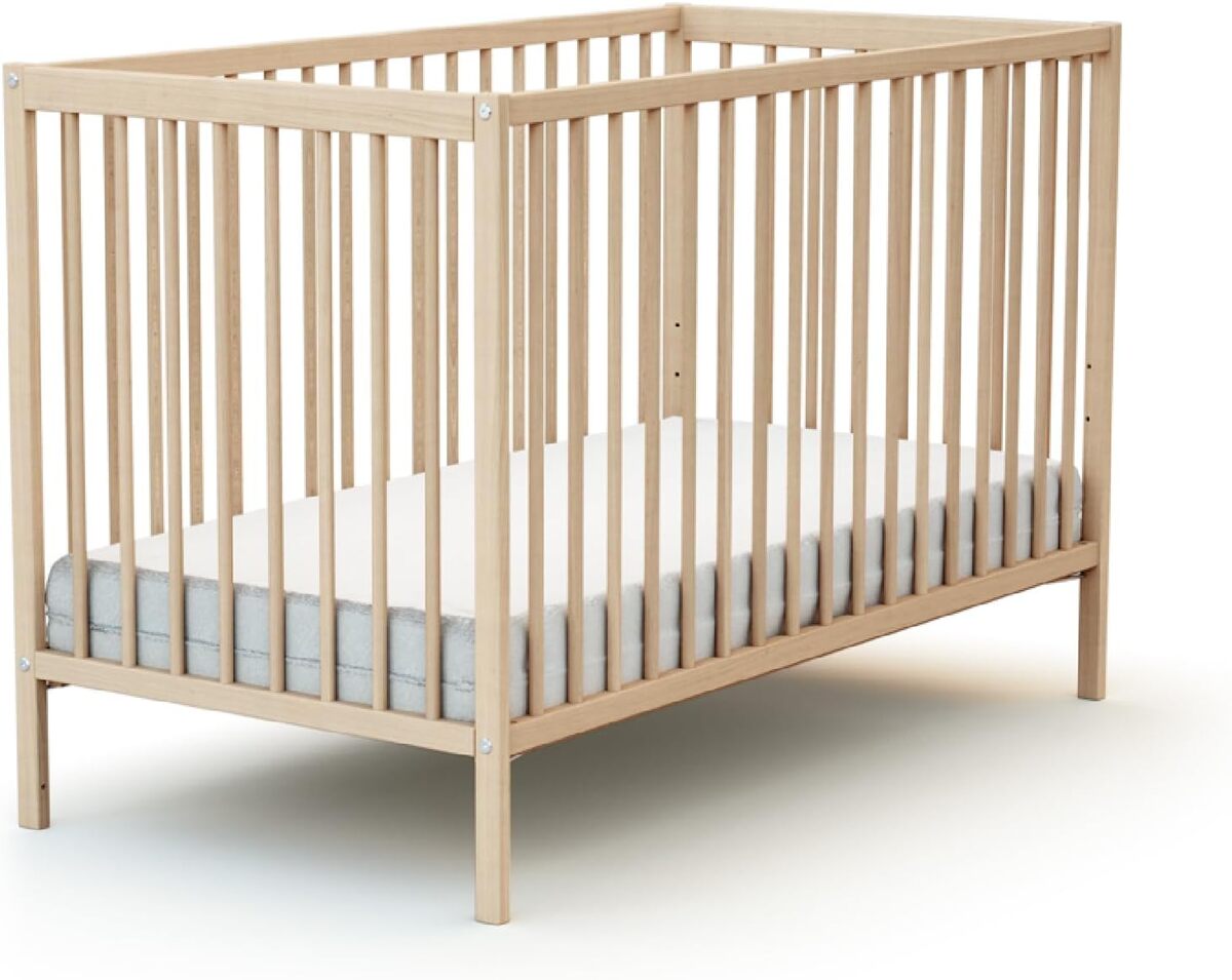 Test du lit bébé AT4 essentiel hêtre brut : confort et sécurité