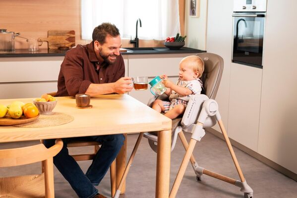 Chicco Polly Armonia Chaise Haute Bebé Évolutive, pour Enfants de 0 Mois à 40 kg, 9 Niveaux de Hauteur, 3 Positions d'Inclinaison, Repose-Pieds Réglables, Pliage compact, 4 Roues, Blanc