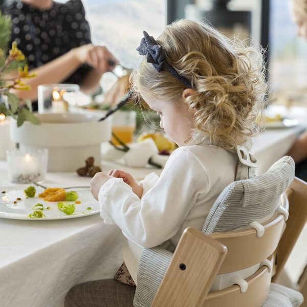 Chaise Tripp Trapp Stokke, Gris Tempête- Chaise évolutive et réglable, adaptable de la naissance à l’âge adulte - Pratique, confortable et ergonomique - Design classique