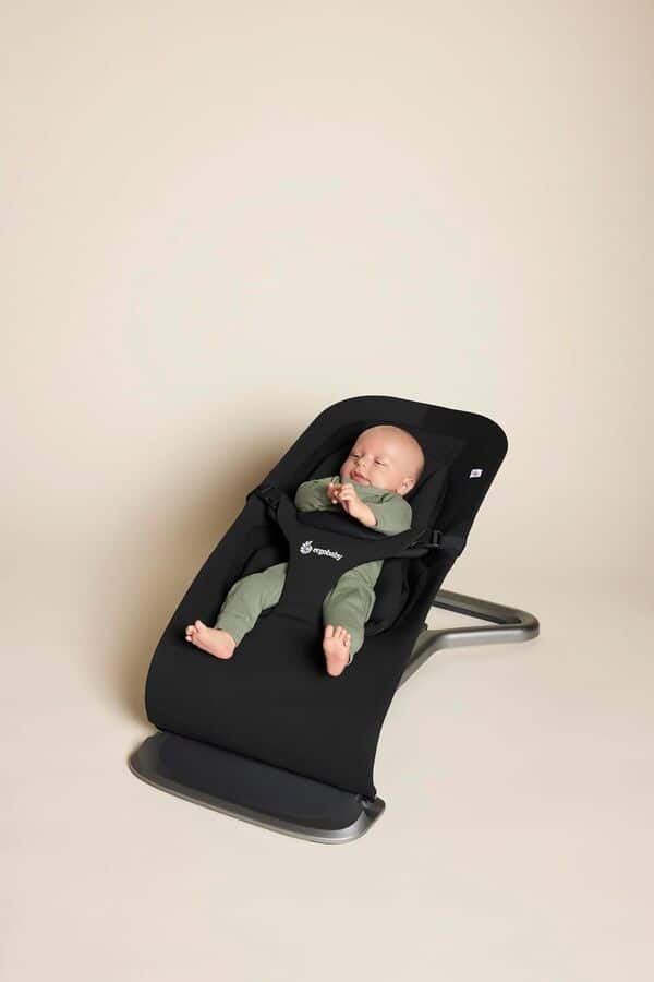 Ergobaby Transat Evolve 3-en-1, Transat ergonomique pour nouveau-nés de la naissance à la petite enfance, balancelle avec insert pour nouveau-né (2,5 kg - 13,2 kg), Onyx Black