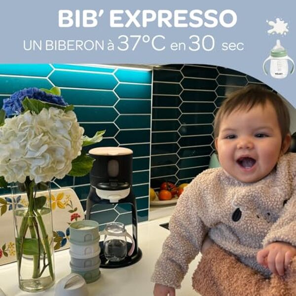 Découvrez le bib'expresso bleu nuit de Béaba, un allié de taille pour des biberons préparés rapidement et efficacement. Cet appareil combine fonctionnalité et design, idéal pour les parents pressés.