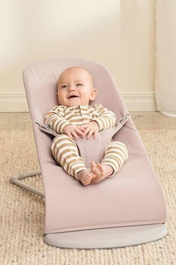 Découvrez notre avis complet sur le transat Bliss BabyBjörn en tissé chiné rose clair : un mélange de confort, sécurité et design élégant pour votre enfant.