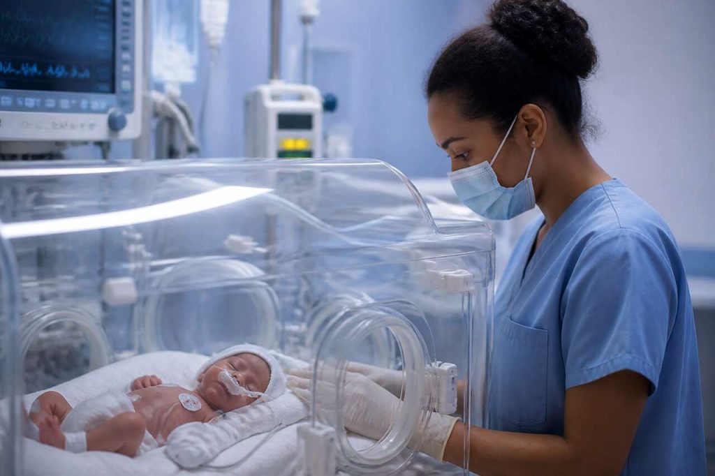 Bébé prématuré : les évolutions mois par mois