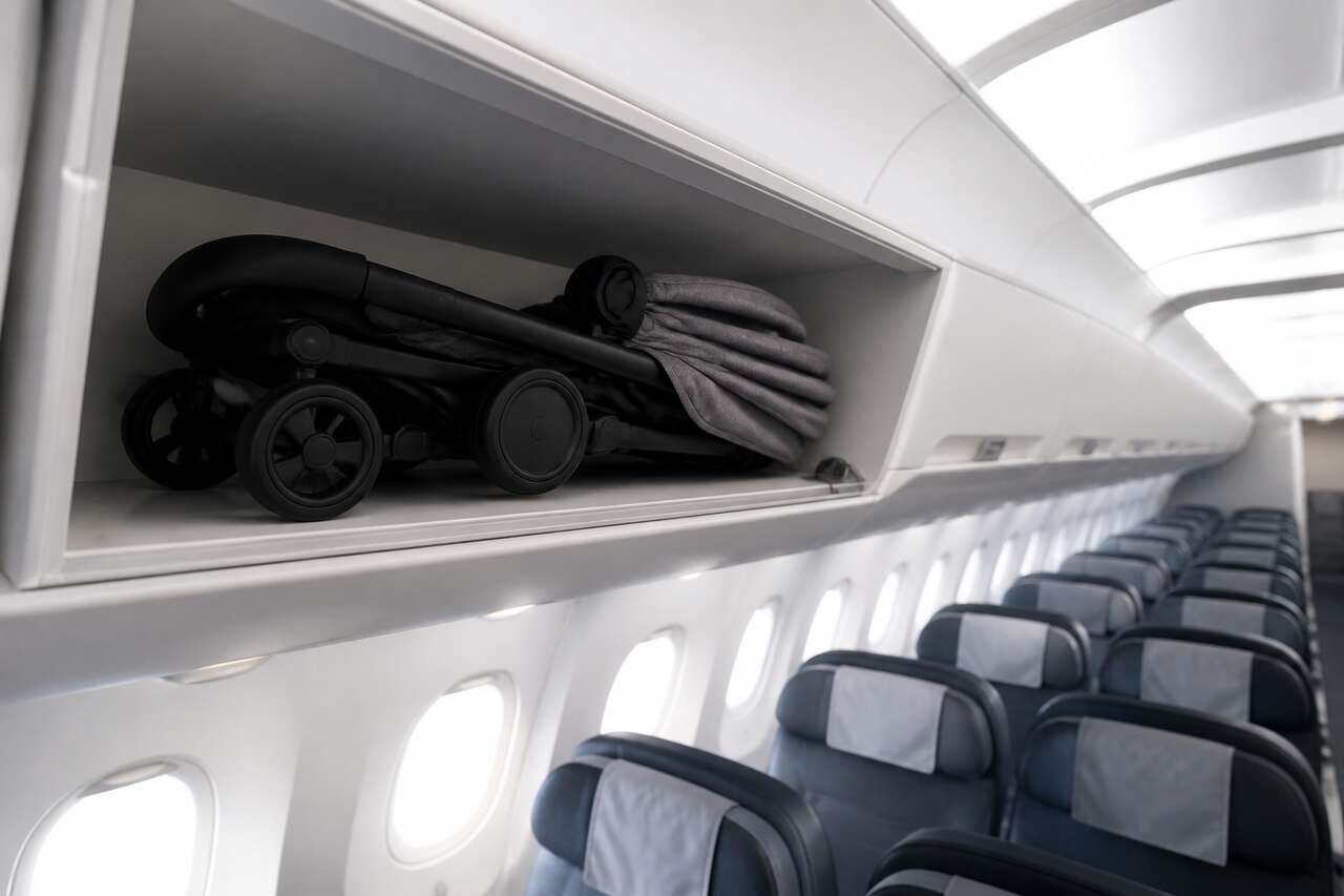 Quelle poussette est acceptée en avion: critères de taille, poids et pliage Quelle poussette est acceptée en avion: critères de taille, poids et pliage