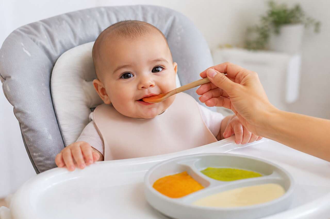 à quel âge commencer la diversification et comment savoir si bébé est prêt à quel âge commencer la diversification et comment savoir si bébé est prêt