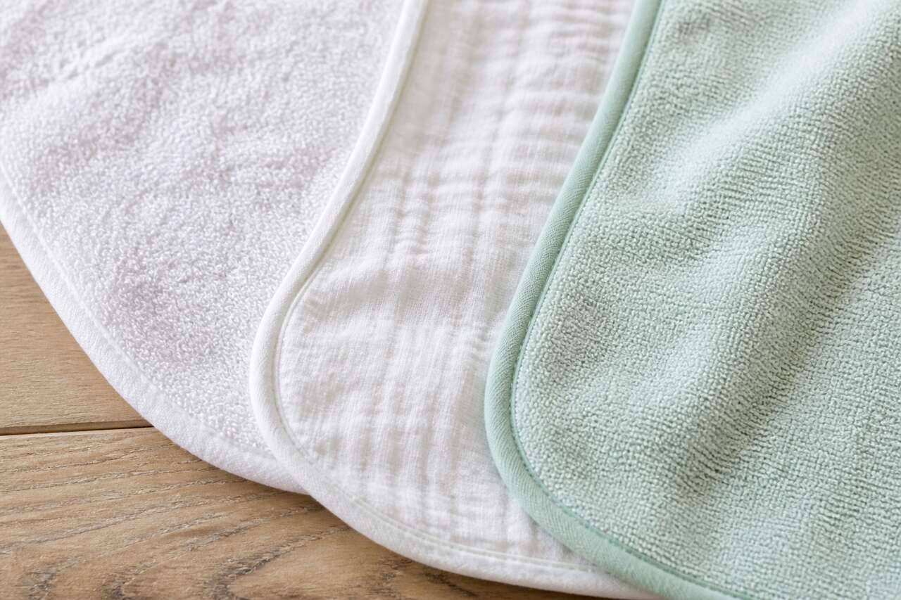 Matières et absorption : coton éponge, gaze de coton, microfibre Matières et absorption : coton éponge, gaze de coton, microfibre