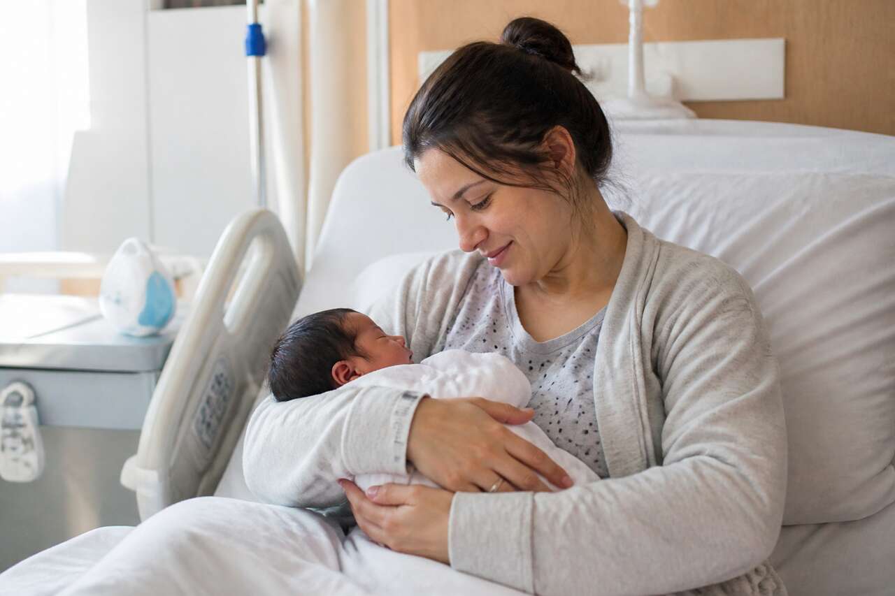 Quelle tenue pour maman &agrave; la maternit&eacute;: confort, acc&egrave;s aux soins et praticit&eacute;